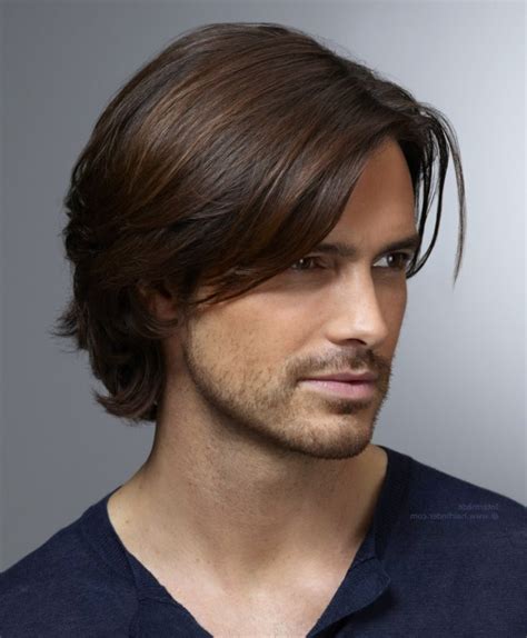 Il a décidé de se laisser pousser les cheveux. Cheveux long homme: exemples et astuces pour se pousser les cheveux longs - Archzine.fr