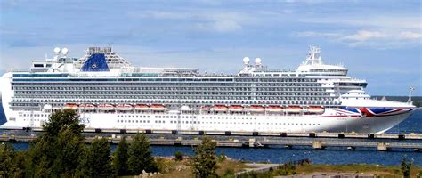 I got the rainbow labadorite ring for my girlfriend for her. P&O Azura | Activities, cabins, deck plans, reviews | CruiseBe