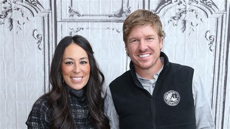 Watch Access Hollywood Highlight Fixer Uppers Joanna Gaines Opens