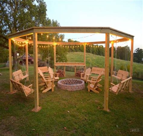 Pallet Projects For An Organized Outdoor Fire Pit
