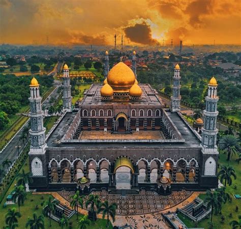 11 Most Beautiful And Magnificent Mosques In Indonesia Whats New