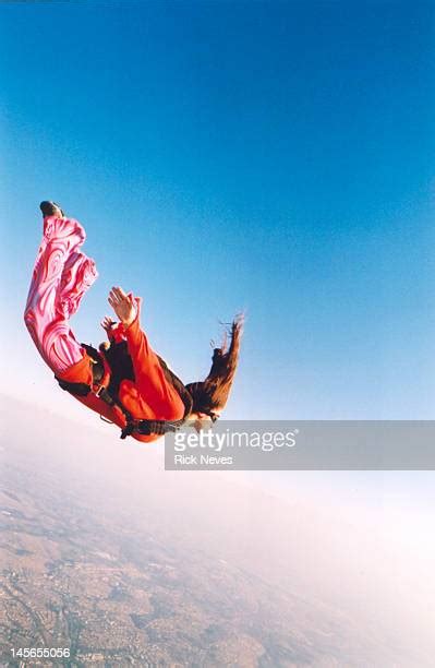 Woman Skydiving Fotografías E Imágenes De Stock Getty Images