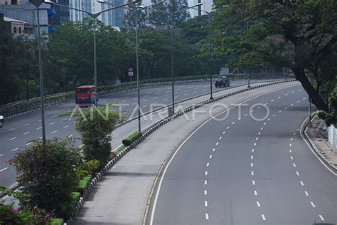Jalan Protokol Jakarta Lengang Antara Foto