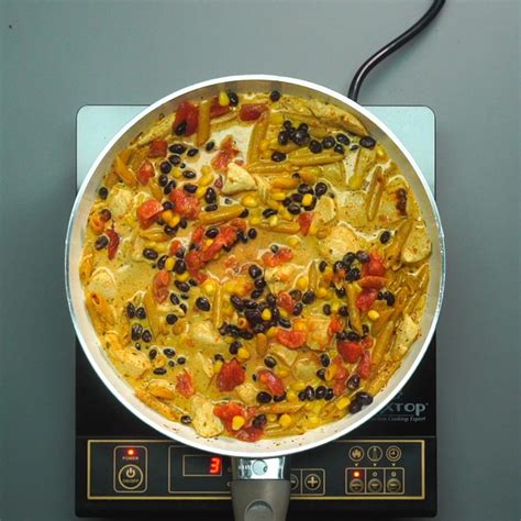 Cook 8 ounces of fusilli pasta according to box instructions. Southwest Chicken Alfredo Skillet Brings Together Tex-Mex ...