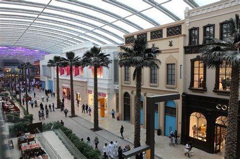 طيران ناس فرع القبلة, برج الخليج، الطابق السادس. The Avenues Mall is the largest shopping mall in Kuwait ...