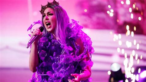 Kommenden samstag ist dann das. Lydia Kelovitz flasht mit ihren Outfits im DSDS-Halbfinale ...