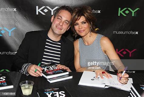 Lisa Rinna Signs Photos And Premium High Res Pictures Getty Images
