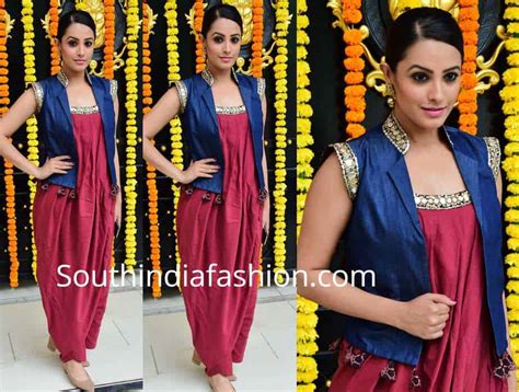 anita hassanandani at ekta kapoor s ganpati celebrations south india fashion