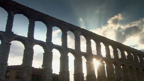 Acquedotto di segovia alcazar of segovia (castello) 0.4 km da acquedotto di segovia. Acquedotto di Segovia / Edificio / Segovia | RM clip 709 ...