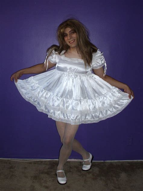 White Sissy Dress It S Fun To Curtsy In A Cute Sissy Dress Flickr