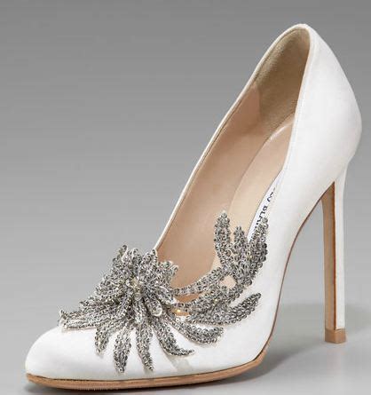 Bella's manolo blahnik shoes were embellished with jewels for details on the dress, click here. Manolo Blahnik swan embellished satin pumps > Shoeperwoman