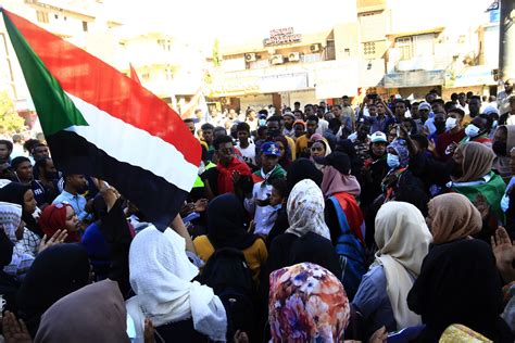 مقتل فتى برصاص الأمن السوداني خلال تفريق تظاهرة مناهضة للحكم العسكري
