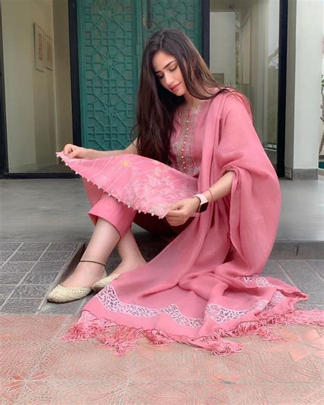 Sana Javed Looks Drop Dead Gorgeous In Everything Pictures Lens