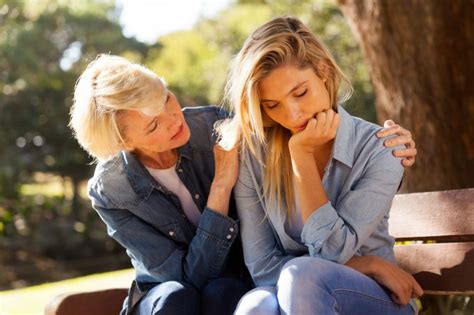 How To Comfort A Grieving Friend
