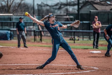 Illinois Softball Drops Four Of Six The Champaign Room