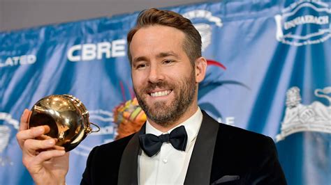 Ryan Reynolds Shares Deadpools Rejection Letter From Avengers Boston