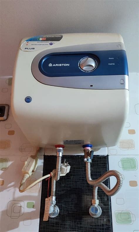 Water Heater Pemanas Air ARISTON Elektronik Lainnya Di Carousell