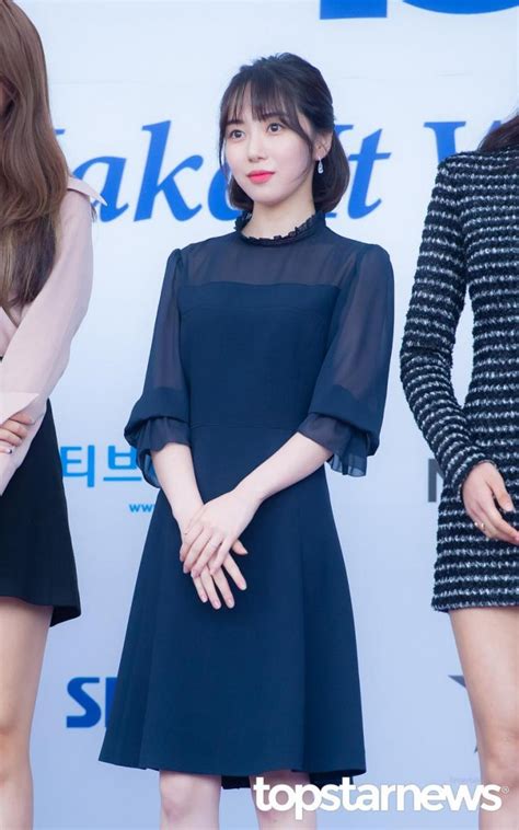 그룹 aoa 출신 배우 권민아가 양다리 논란에 대해 입장을 내놓은 가운데 전 여자친구 a씨가 그의 주장에 반박했다.a씨는 한 온라인 커뮤니티를 통해 안녕하세요 권xx 바람. 권민아 사태, 바람난 남자친구가 쏘아올린 공…설현 인스타 ...