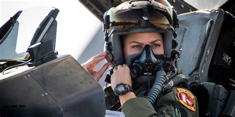 Capt Zoe Sis Kotnik New Leader Of Air Force F 16 Viper Demo Team
