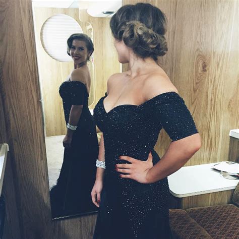 Bindi Irwin Responds To Making Maxims Hot 100 List With A Glam Selfie