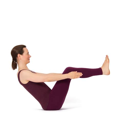 This further leads to health, joy and happiness. Bauchmuskelübungen (Navasana) - Wirkung, Videos und ...