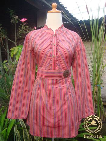 Model baju batik kombinasi menggunakan kain polos, sifon, bolero, embos, dan brokat. Jahit Baju Batik Wanita - Blouse Lurik » THEBATIK.CO.ID