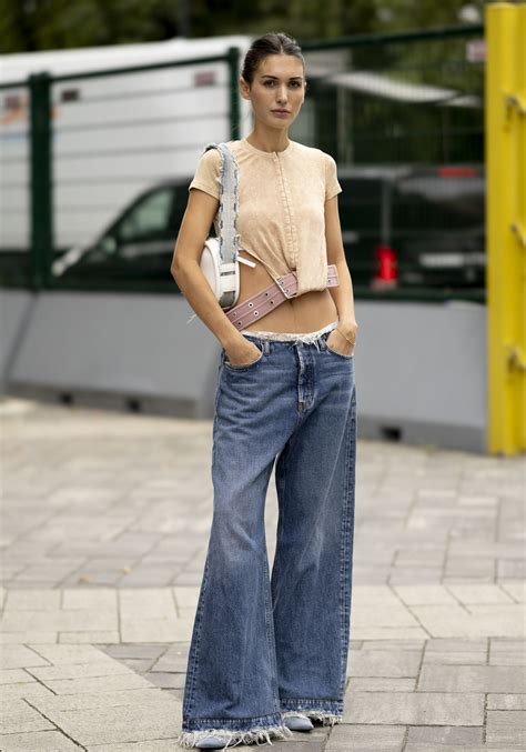 Mode Trend 2022 Jeans Müssen Im Herbst Low Rise Sitzen Und Wide Legs Haben