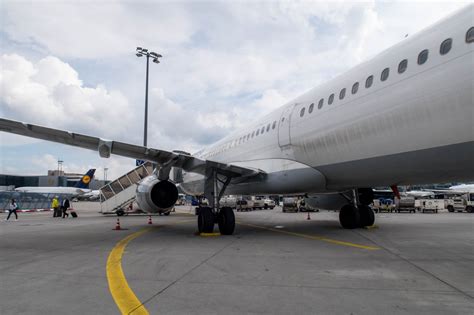 Review Lufthansa A321 Economy Class From Paris Cdg To Frankfurt