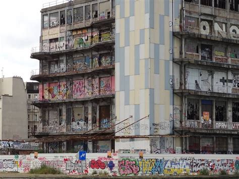 Forumer Le Charbonneurs Paris France Urban Decay And Urban Ghetto