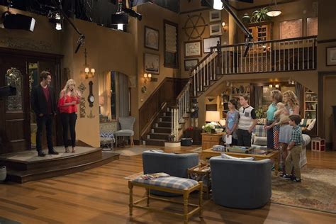 Fuller House Set Changes From Full House Bring The Tanner Home Into