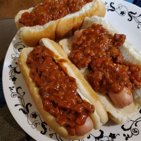 This easy chili dog recipe makes about 16 to 20 servings, perfect for a party or big game day gathering, and it takes just 30 minutes to cook. Coney Sauce | Recipe | Hot dog recipes, Michigan sauce ...