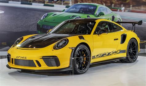 Porsche 911 Gt3 Rs And Cayenne Turbo Debut In Malaysia Carsifu