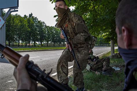 Ukraine Forces Appear To Oust Rebels From Airport In East The New York Times
