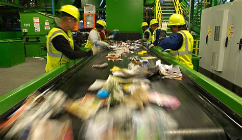 Empreendedores Que Utilizam A Reciclagem E Reaproveitamento De Materiais