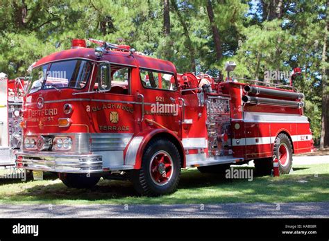 Mack Fire Truck Hi Res Stock Photography And Images Alamy