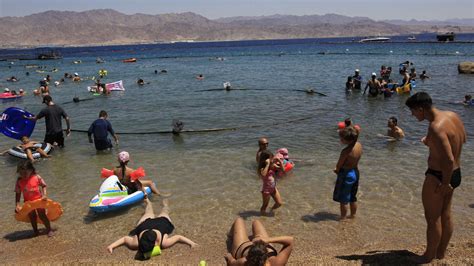 Red Sea Keeps Drawing Tourists Despite Egypts Turmoil Channel 4 News