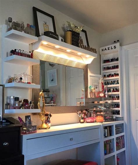 If you're looking for a space to do your hair and makeup without being accused of taking over the bathroom, a makeup vanity desk is the perfect solution. Best 25+ Diy vanity mirror ideas on Pinterest | Mirror vanity, Diy makeup mirror and Diy vanity