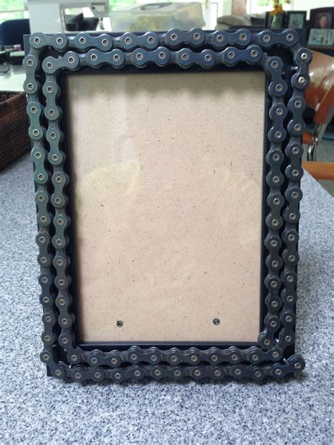 diy bike chain picture frame | Picture frame crafts, Diy picture frames crafts, Diy picture frames