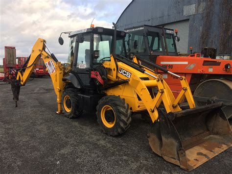 Jcb 2cx Streetmaster Low Loader Services