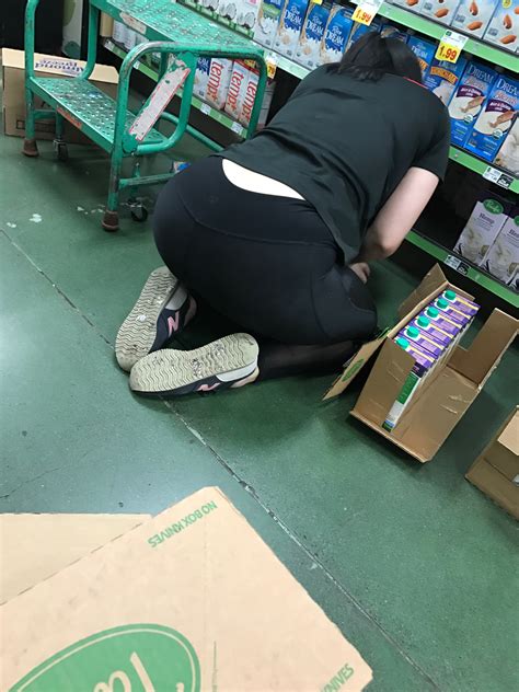 Co Worker Showing Off Ass For Me Spandex Leggings Yoga Pants Forum