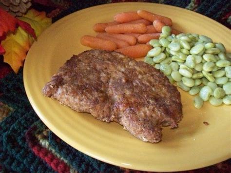 Use a homemade dry rub to really bring out the flavor of the chops. Lipton Onion Pork Chops | Recipe | Food recipes, Pork chop ...