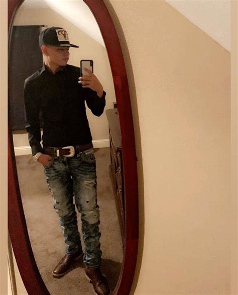 Každý den jsou přidávány tisíce nových kvalitních obrázků. Pin by Celeste on Takuaches | Cute mexican boys, Cowboy ...
