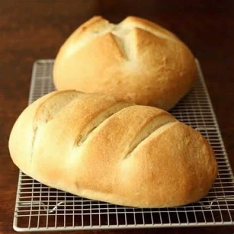 Vous retrouverez sur cette page toutes les meilleures recettes pour faire votre pain maison. Pain maison facile et rapide - pour votre petit déjeuner de demain.