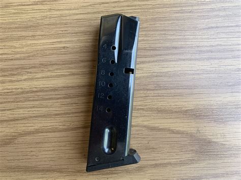 Smith And Wesson 59 Series 9mm Factory 14 Round Magazine Blued