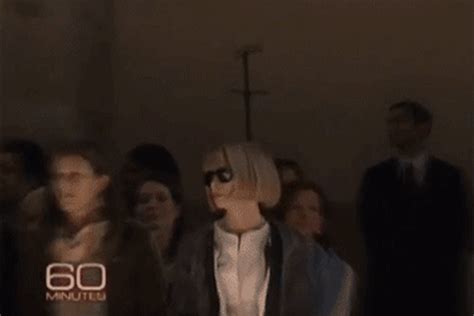 The Ultimate Anna Wintour Gifs For Fashion Week