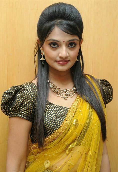 Actress Nikitha Narayan Beautiful Pics In Saree Cinehub