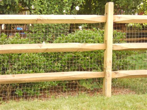 Split rail fences are popular for both agricultural and visual reasons, and it is a great fencing option. Pin by Barb carswell on Fences | Split rail fence, Rail fence, Modern fence
