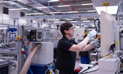 Bild Zu Gro E Investition Daimler Baut Batteriefabrik In China Bild