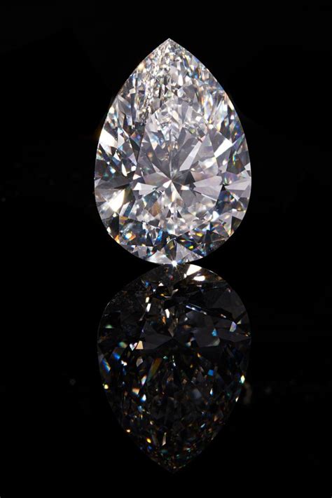 The Red Cross Diamond Sells For A Record 14 Million At Christies Penta
