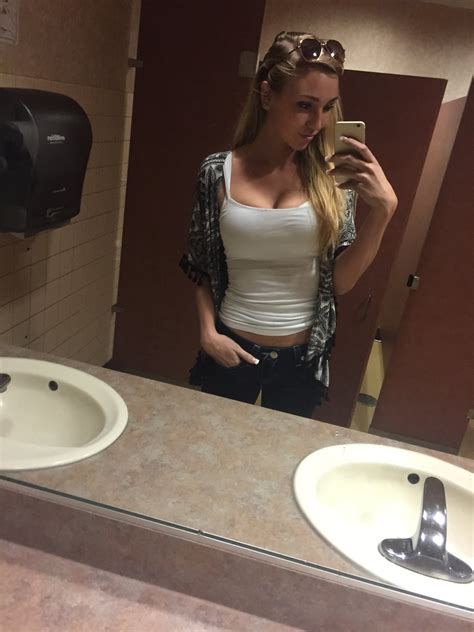 Check out this guide to instagram photo sizes to find out the optimal instagram post dimension, profile picture similarly to the aspect ratio, image size shows the relation of the width and height of the pic, but remember this when choosing a profile photo. Kendra sunderland instagram photos - nikees.info